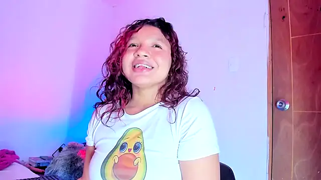 Chatroom XXX en direct de Emily_Coper18