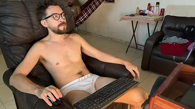 LUH133 লাইভ XXX চ্যাট