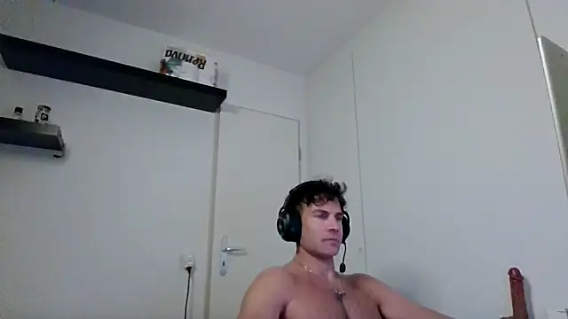 alpha-hunk's Live XXX Chat