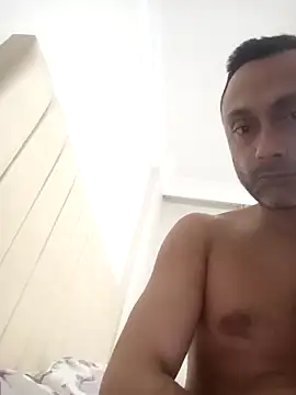 Chat +18 de koruhkn ao vivo