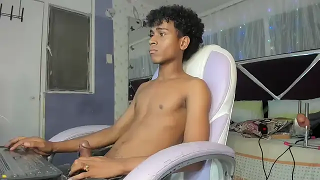 Santy_bigcock_01 লাইভ XXX চ্যাট