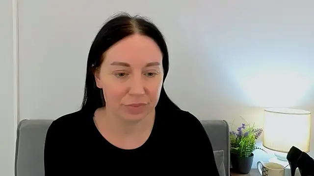 MiaFairn Live XXX chat