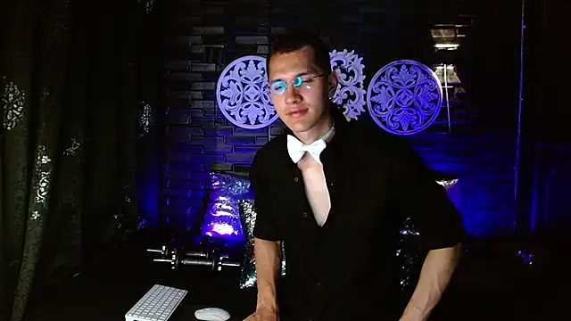 Chat +18 de MilanDavid1 ao vivo