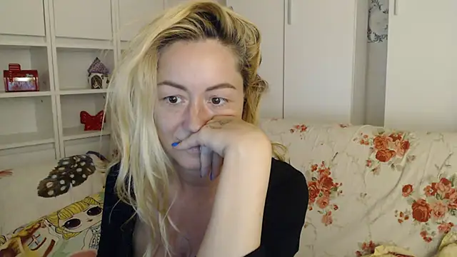 _karolynesyera_ Live XXX-Chat