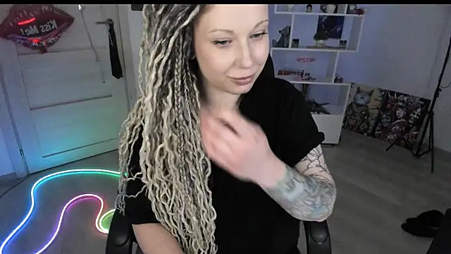 HoneySallyMoore's Live XXX Chat