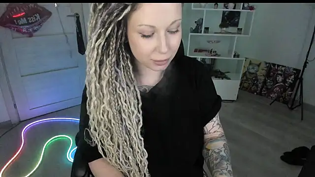 HoneySallyMoore Adlı Modelin Canlı XXX Sohbeti