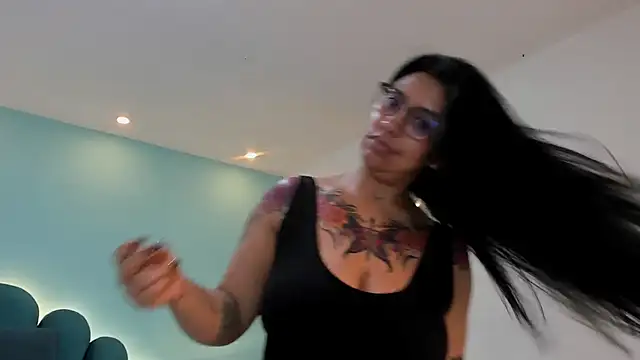 sharlott18 Live XXX-Chat