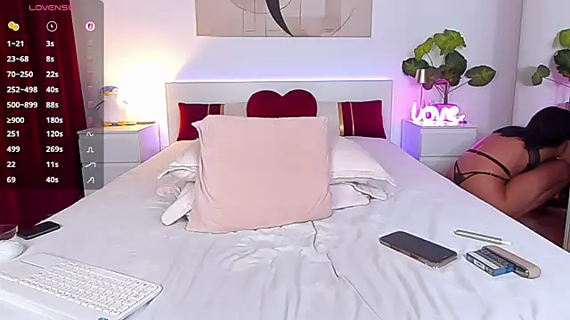 nadeen_na Chat XXX in diretta