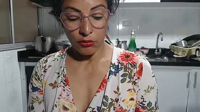 kateleyagrey's Live XXX Chat