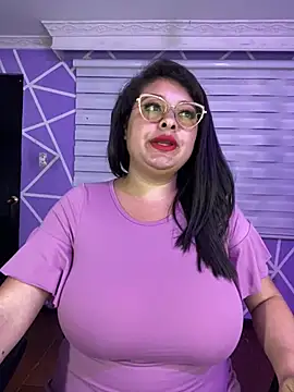 MiiaaJoness' Live XXX Chat