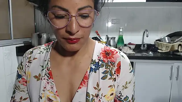 kateleyagrey's Live XXX Chat