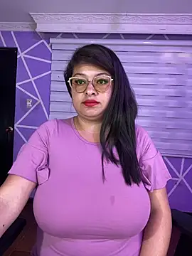 MiiaaJoness' Webcam Show