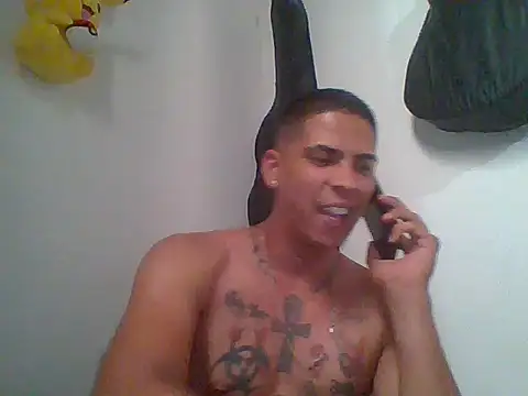 Webkamerová show Hardbighotxxx