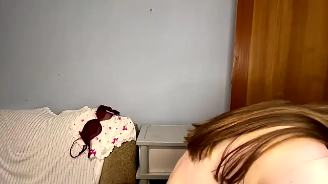 XXX chat uživo modela Babysmall_girl