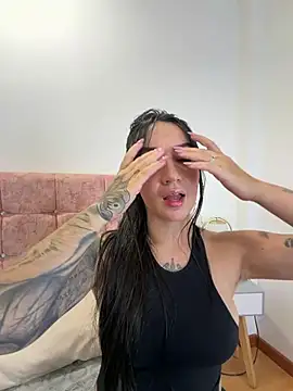 EmmyEvans1's Live XXX Chat