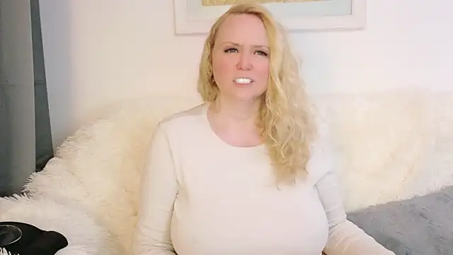 Sarah4you's Live XXX Chat