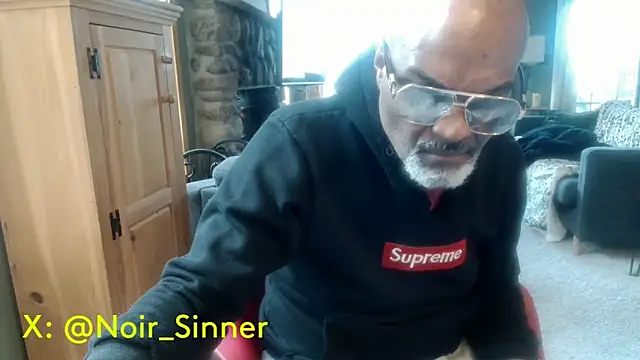 sinnernoir's Live XXX Chat