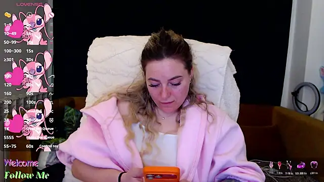 Rania_Stitch Adlı Modelin Canlı XXX Sohbeti