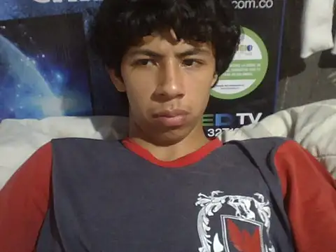 Carlos_Albert02 Adlı Modelin Canlı XXX Sohbeti