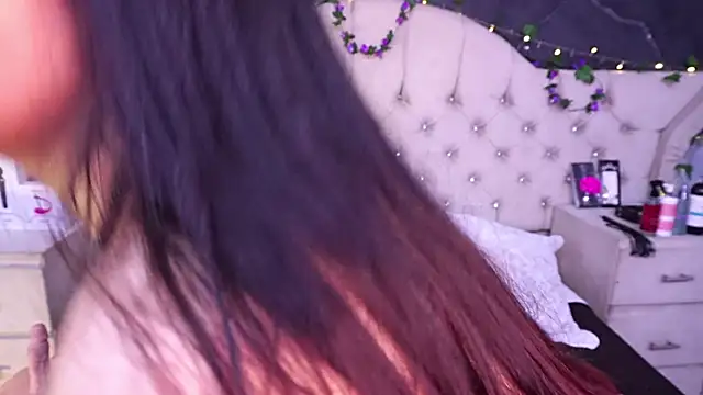 XXX chat uživo modela AmberGreyy_