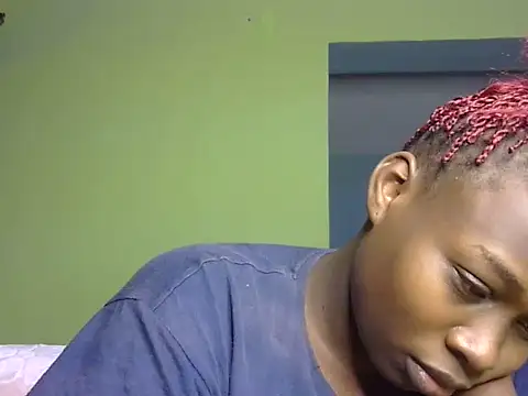 Horny-pretty Adlı Modelin Canlı XXX Sohbeti