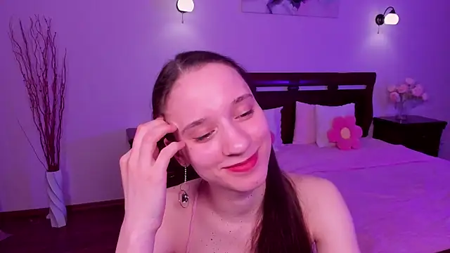 StaceySunny Adlı Modelin Canlı XXX Sohbeti