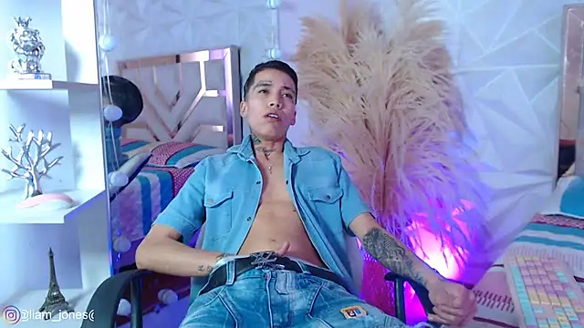 XXX chat uživo modela Jonesliam23