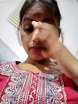 Naina11100 Adlı Modelin Canlı XXX Sohbeti