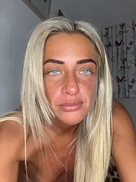 Chatroom XXX en direct de ScarlettGold_