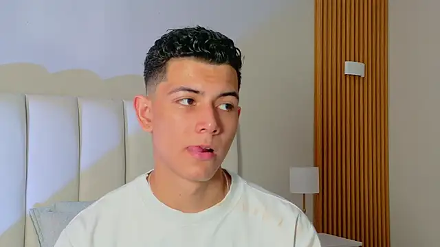 nicocrown Adlı Modelin Web Kamerası Şovu