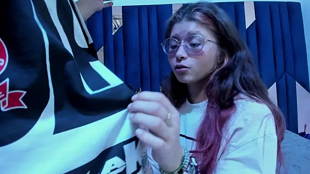 XXX chat uživo modela KikyoAndDrey