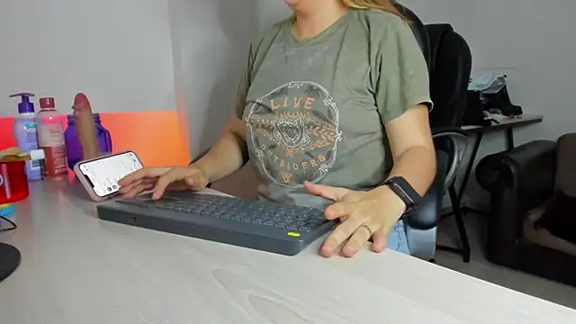 alma_fenix লাইভ XXX চ্যাট