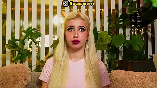 FlowweerGirl's Live XXX Chat