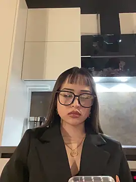 Just-Lilly: απευθείας συνομιλία ΧΧΧ