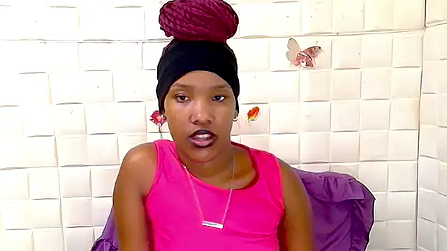 EroticSexyPrada élő XXX-chatje