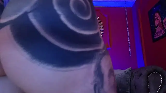 Julieta_Russell live XXX chat