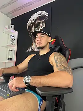 Živý XXX chat Dimitri_Colleman