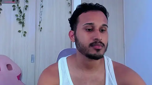 Raf_brunette's Live XXX Chat