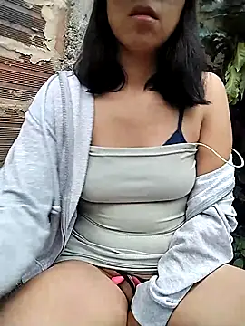 MirandaSingle Adlı Modelin Canlı XXX Sohbeti