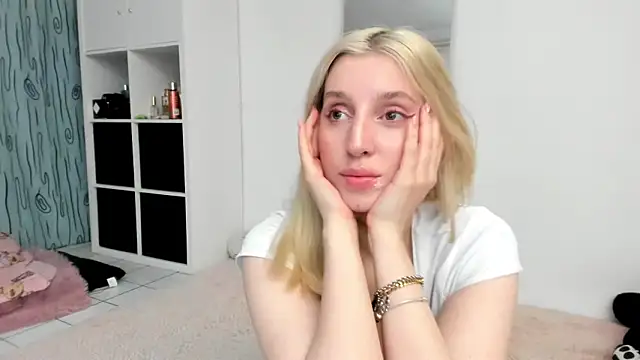 Pertunjukan Kamera Web KenzieDawton