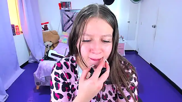 Chatroom XXX en direct de Luna_Analya