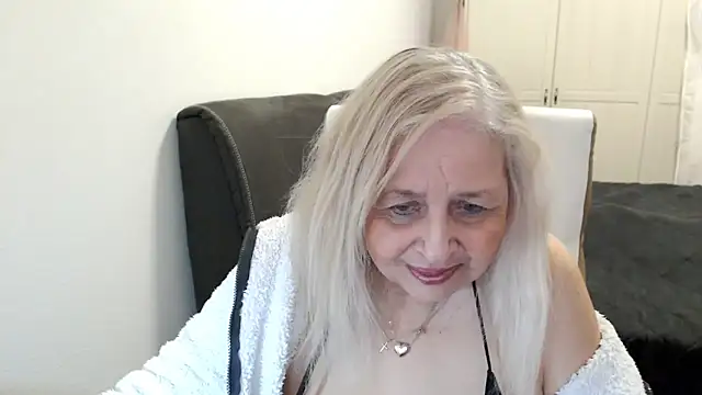 SusiLifeXXX élő XXX-chatje