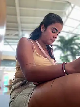 Kaily_Sweet16 élő XXX-chatje