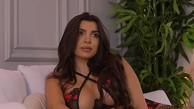 NicoleCellini – Naživo XXX chat