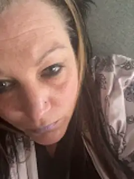 Pertunjukan Kamera Web Queenemerald