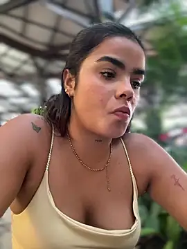 Kaily_Sweet16 élő XXX-chatje