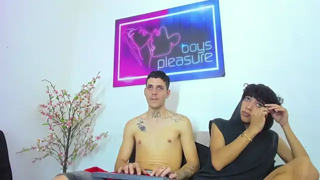 Pleasure_boys_hot Pertunjukan Webcam