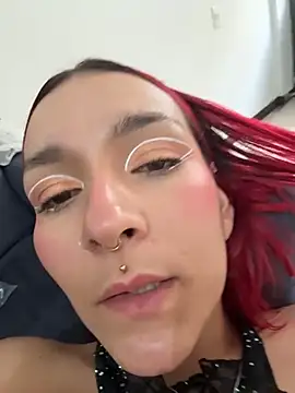 Amelie-RedHoney: онлайн-секс-чат