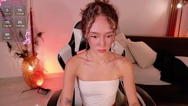 ChloeMoreti: онлайн-секс-чат