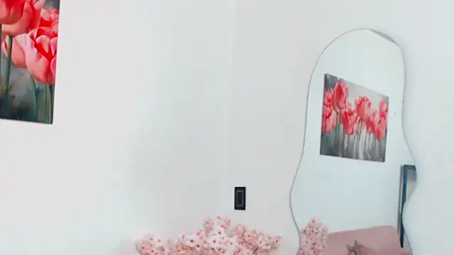 pinky_f00x's Live XXX Chat